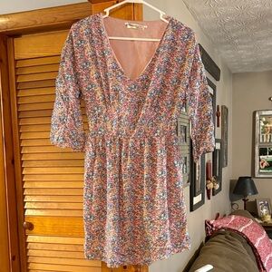 Chic Floral V-Neck Mini Dress